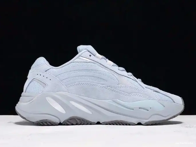 Blue FV8424 Hospital Adidas Yeezy 700 Boost v2 0625